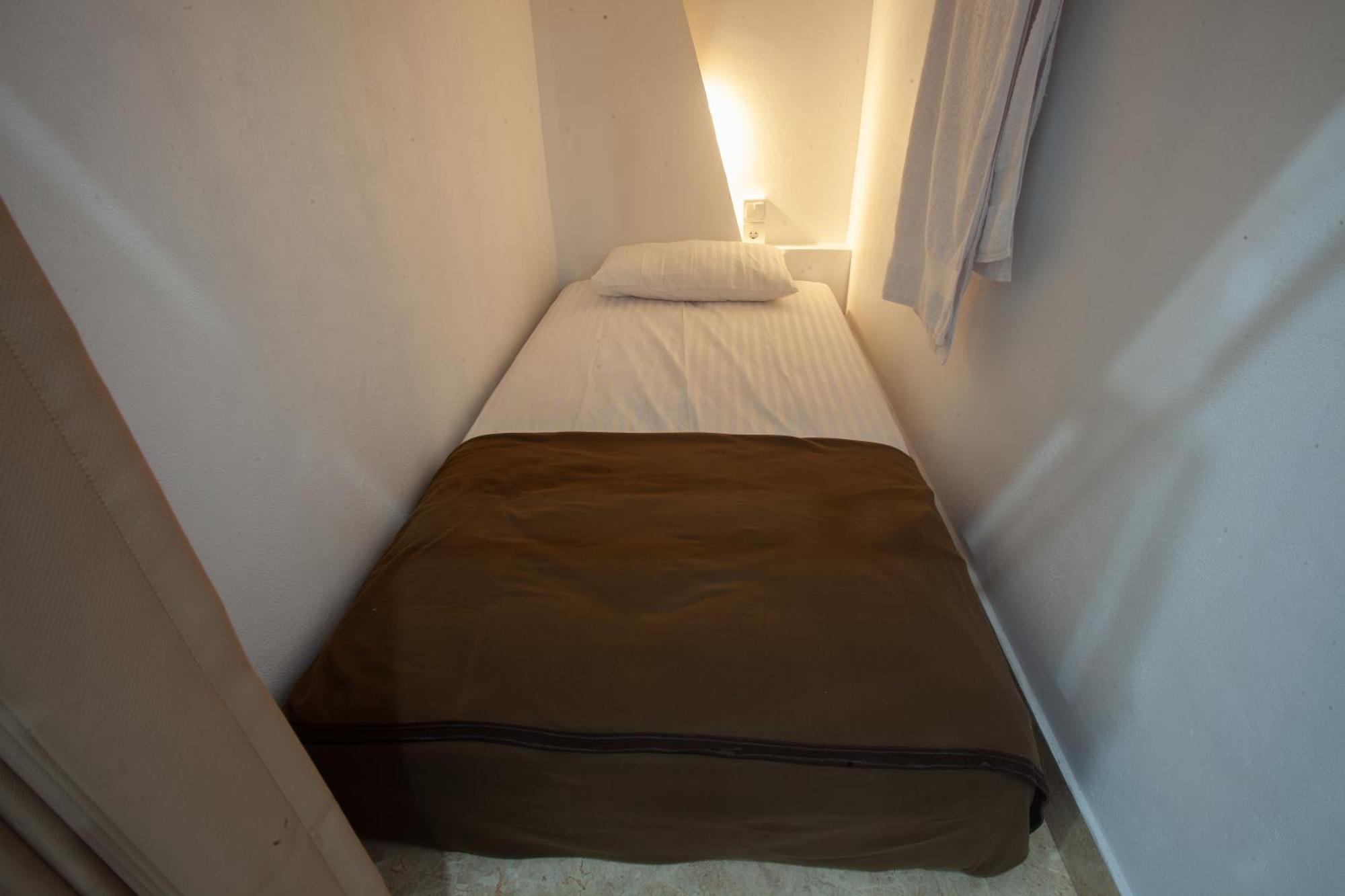 Lucky Hostel Batununggul Εξωτερικό φωτογραφία