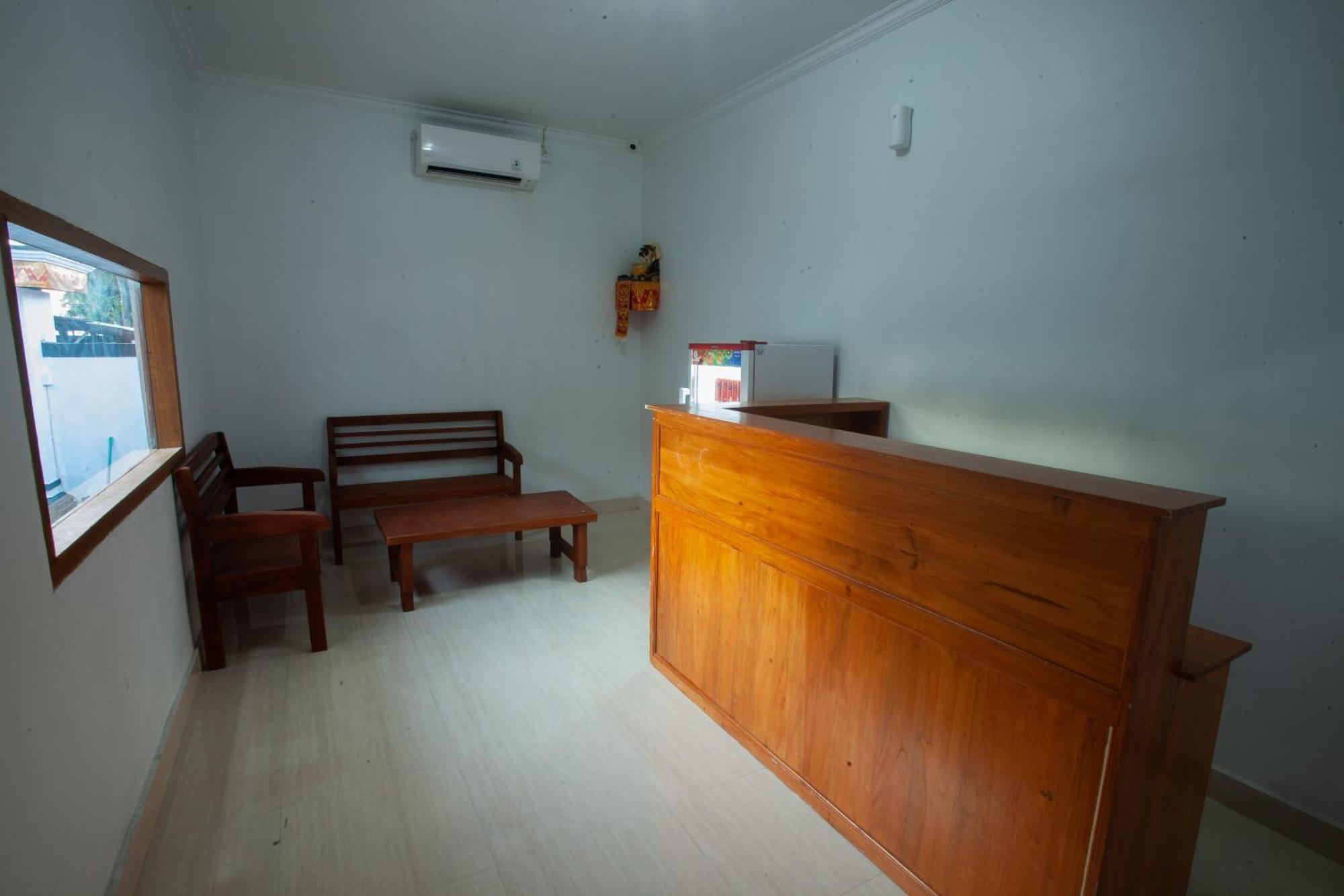 Lucky Hostel Batununggul Εξωτερικό φωτογραφία