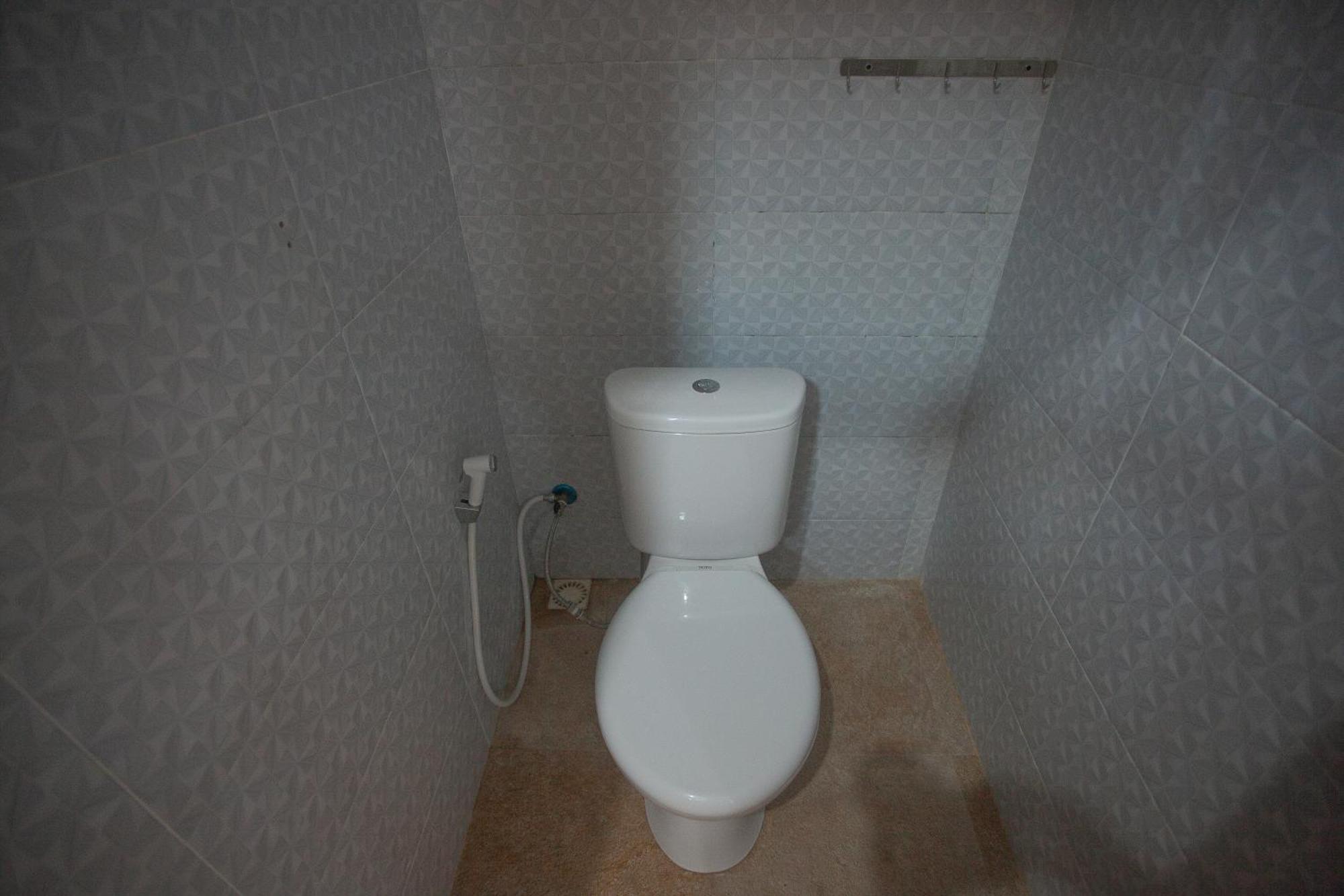 Lucky Hostel Batununggul Εξωτερικό φωτογραφία